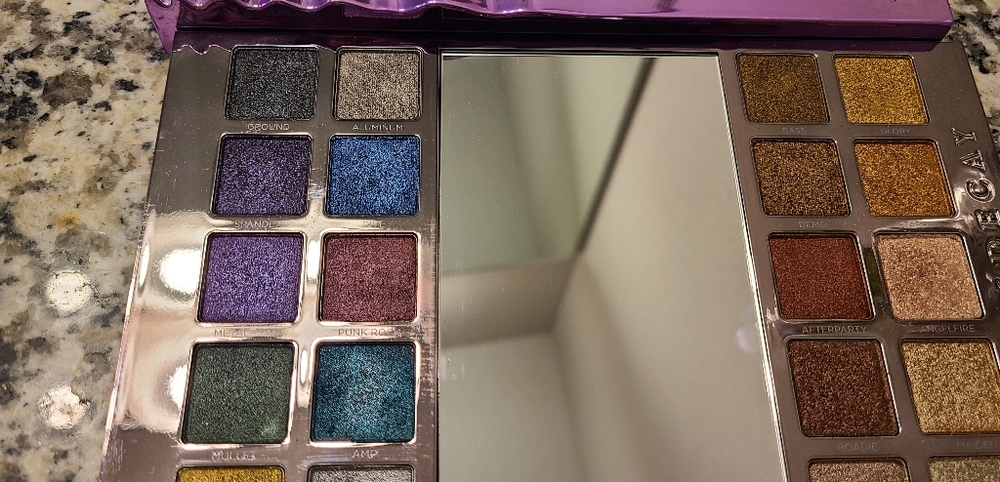 Urban Decay eyeshadow pallet